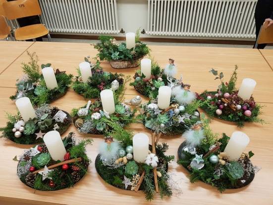 Adventsgestecke basteln