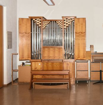 Die Orgel im Gemeindesaal Lauwil Foto: Thomas Mosimann
